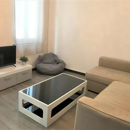 Grand 4 Couchages Pres De Tout Apartment